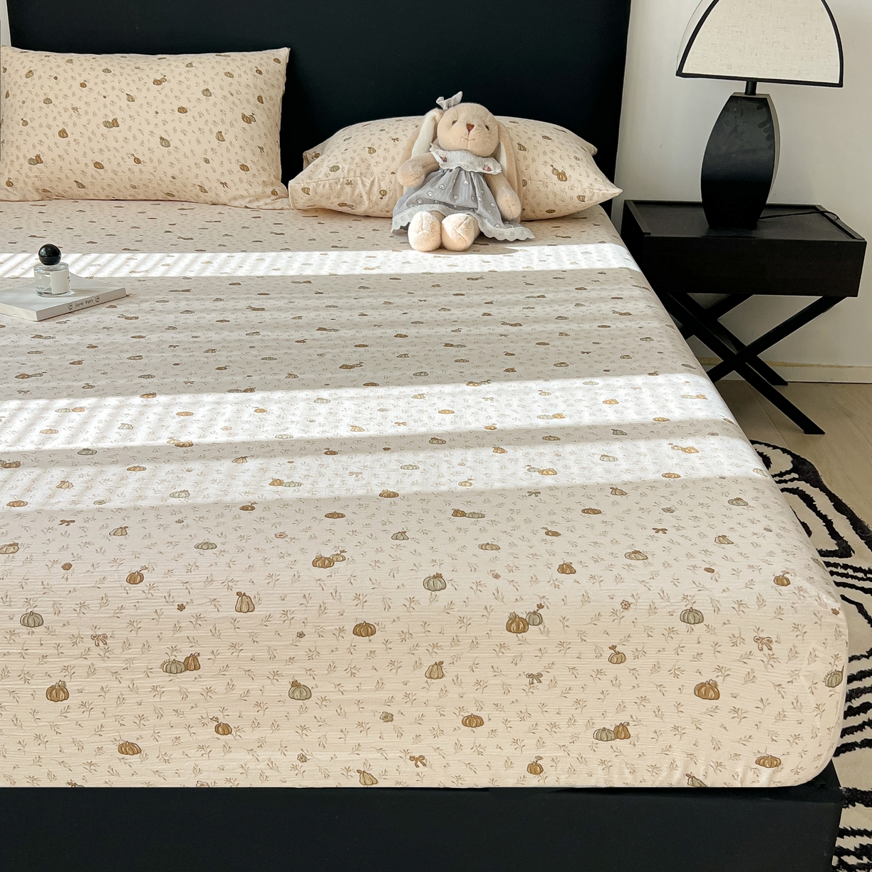 91家纺网 家纺一手货源 找家纺 韩巢家纺 2026新款三层纱单床笠热销款防滑床笠单件 南瓜派