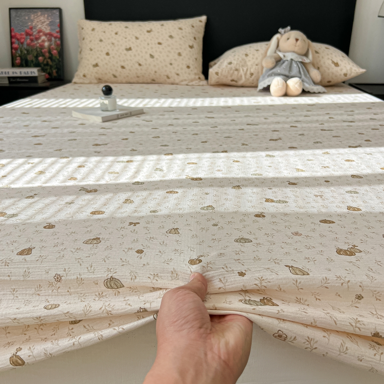 91家纺网 家纺一手货源 找家纺 韩巢家纺 2026新款三层纱单床笠热销款防滑床笠单件 南瓜派