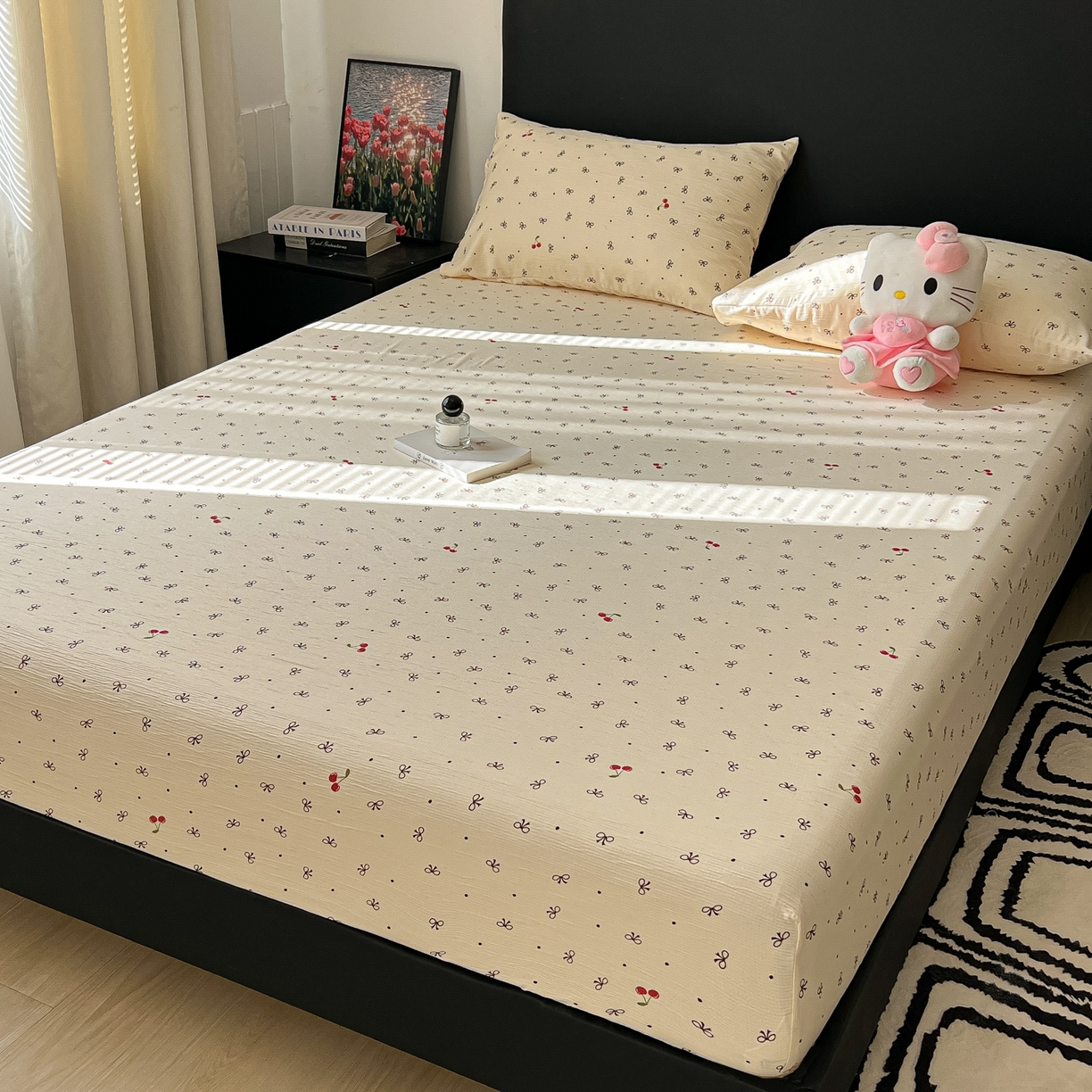 91家纺网 家纺一手货源 找家纺 韩巢家纺 2026新款三层纱单床笠热销款防滑床笠单件 樱桃蝴蝶