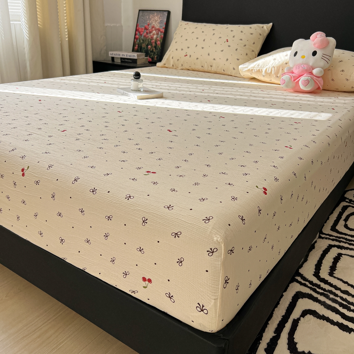 91家纺网 家纺一手货源 找家纺 韩巢家纺 2026新款三层纱单床笠热销款防滑床笠单件 樱桃蝴蝶