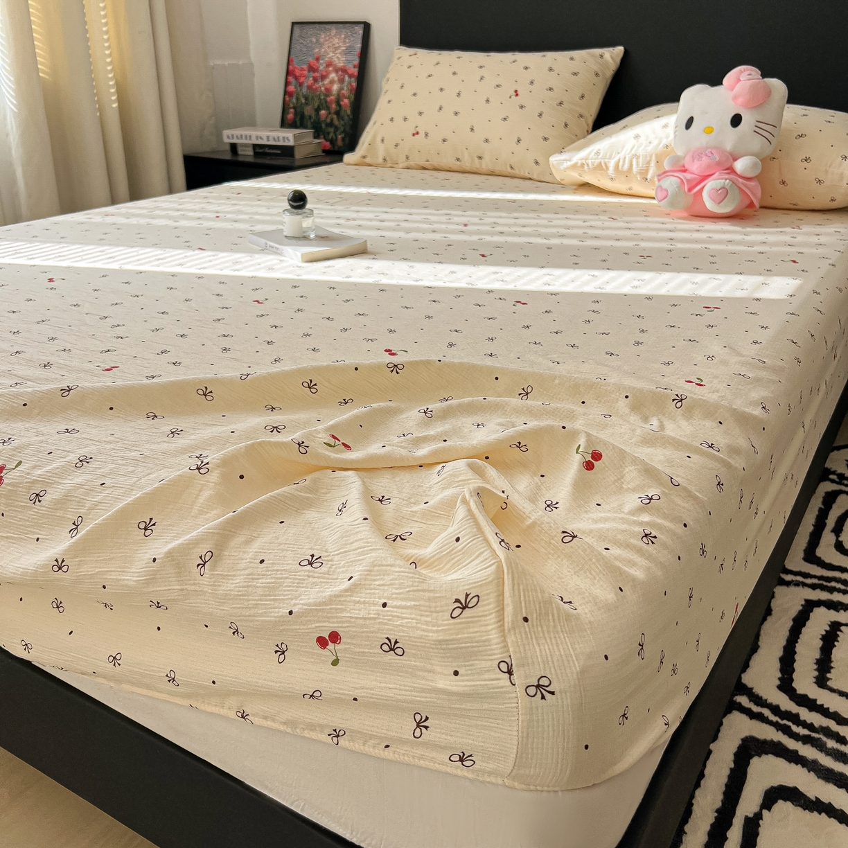 91家纺网 家纺一手货源 找家纺 韩巢家纺 2026新款三层纱单床笠热销款防滑床笠单件 樱桃蝴蝶