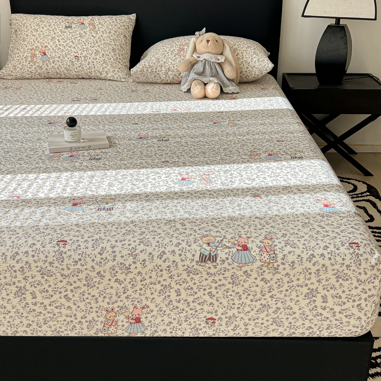 91家纺网 家纺一手货源 找家纺 韩巢家纺 2026新款三层纱单床笠热销款防滑床笠单件 圆舞曲