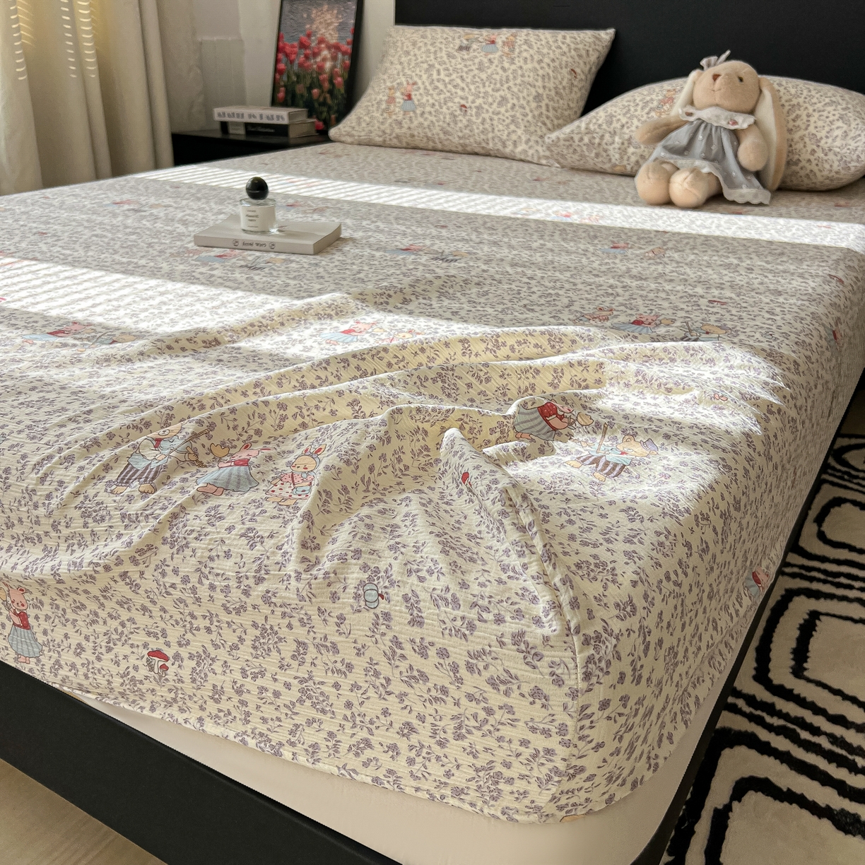 91家纺网 家纺一手货源 找家纺 韩巢家纺 2026新款三层纱单床笠热销款防滑床笠单件 圆舞曲