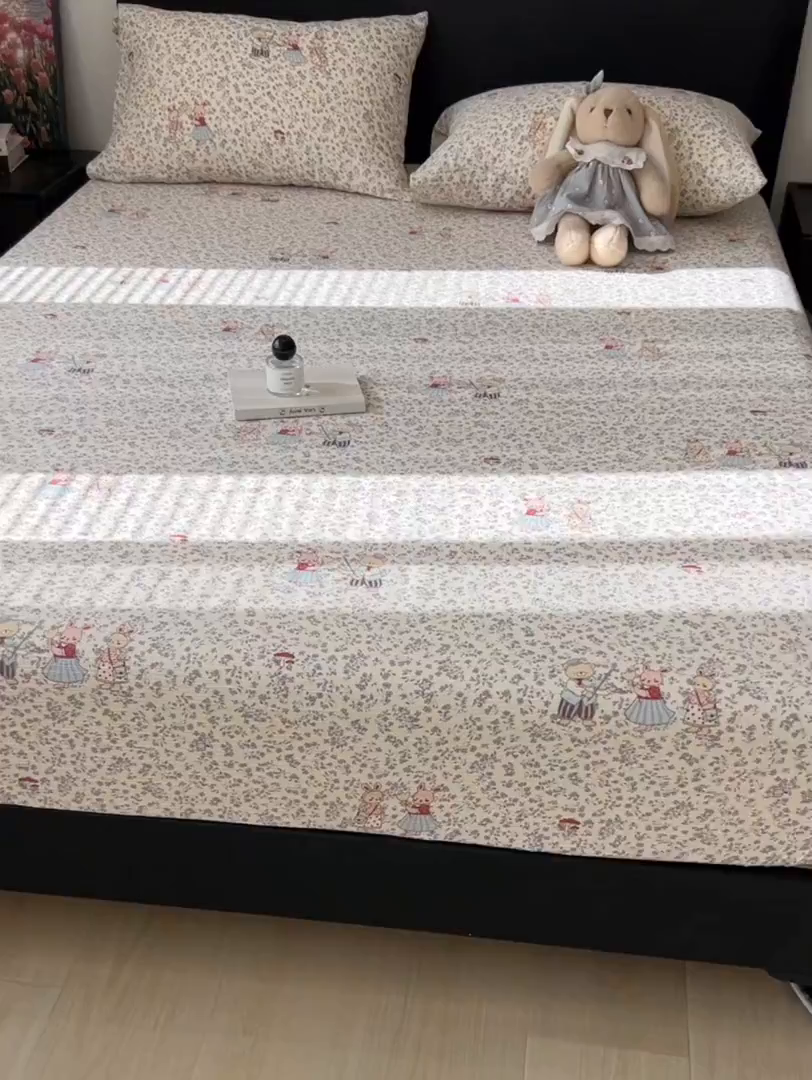 91家纺网 家纺一手货源 找家纺 韩巢家纺 2026新款三层纱单床笠热销款防滑床笠单件 圆舞曲