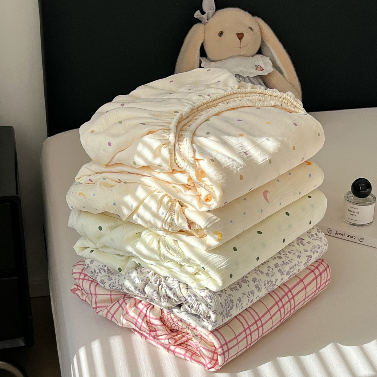 91家纺网 家纺一手货源 找家纺 韩巢家纺 2026新款三层纱单床笠热销款防滑床笠单件 组合图