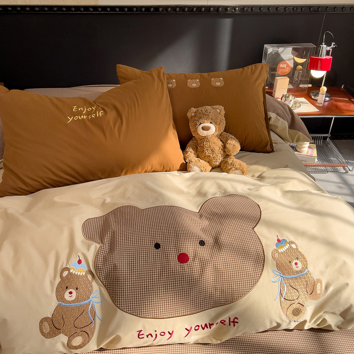 91家纺网 家纺一手货源 找家纺 （总）炫拼家纺 2026春夏新款A类全棉纯棉40支水洗棉卡通贴布绣刺绣纯棉四件套-卡哇系列