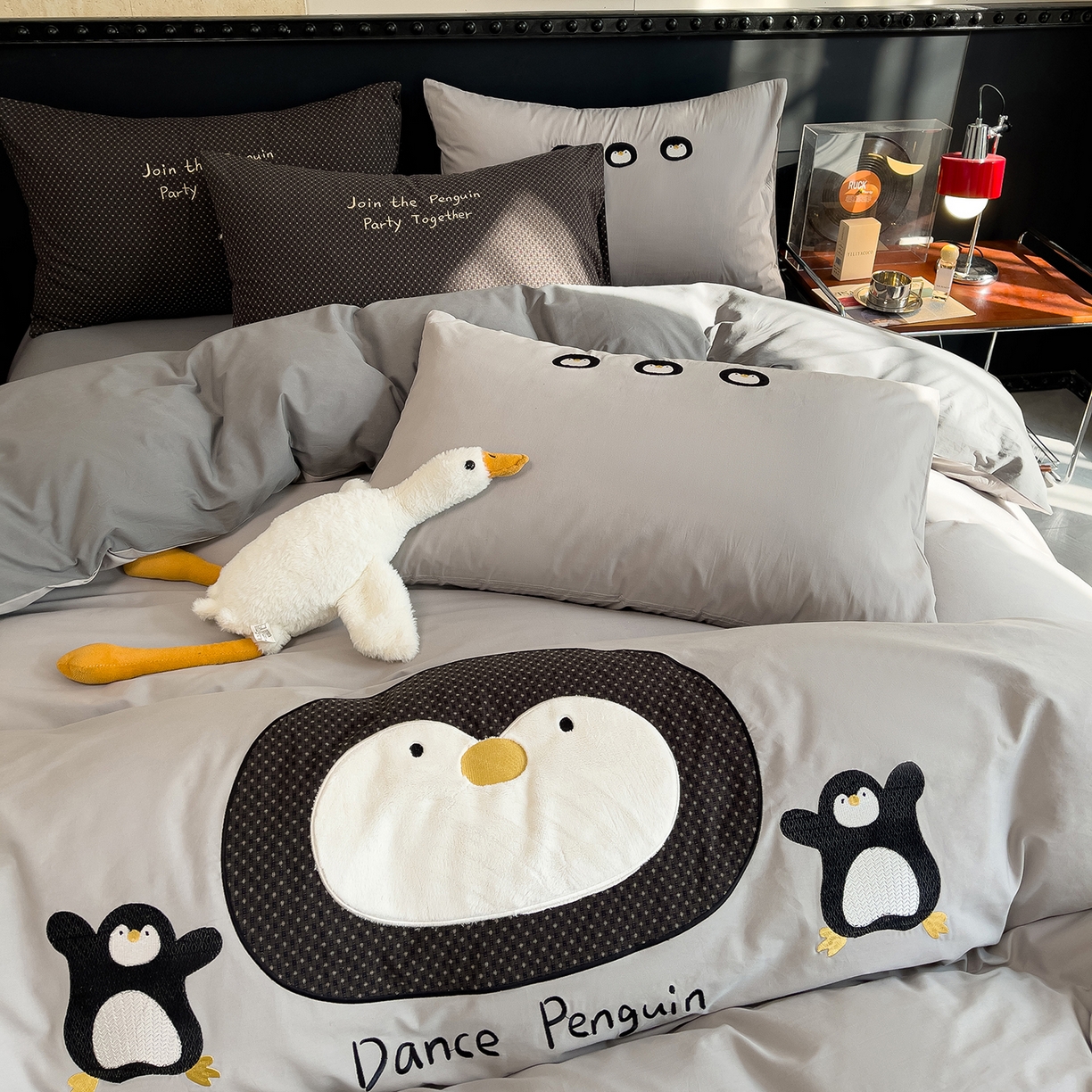 91家纺网 家纺一手货源 找家纺 炫拼家纺 2026春夏新款A类全棉纯棉40支水洗棉卡通贴布绣刺绣纯棉四件套-卡哇系列 卡哇一爵士