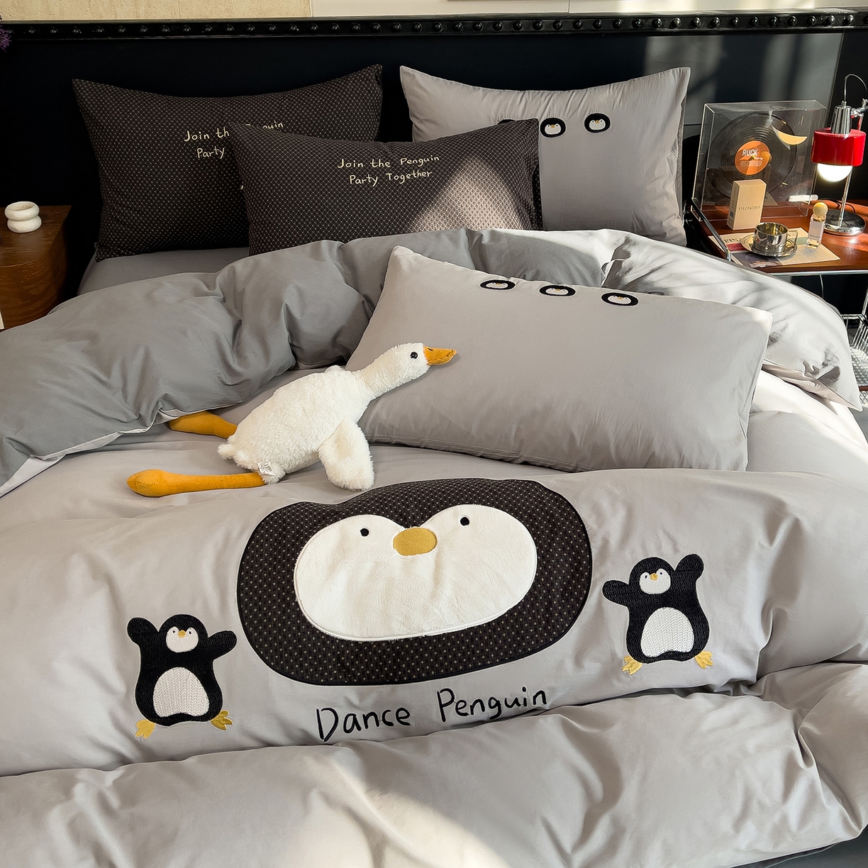 91家纺网 家纺一手货源 找家纺 炫拼家纺 2026春夏新款A类全棉纯棉40支水洗棉卡通贴布绣刺绣纯棉四件套-卡哇系列 卡哇一爵士