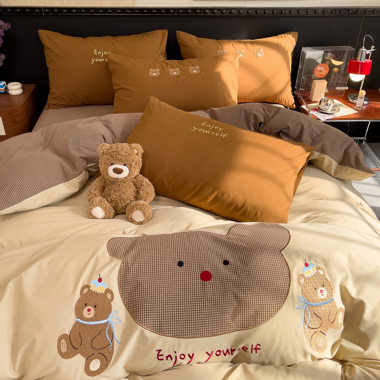 91家纺网 家纺一手货源 找家纺 炫拼家纺 2026春夏新款A类全棉纯棉40支水洗棉卡通贴布绣刺绣纯棉四件套-卡哇系列 卡哇一可可