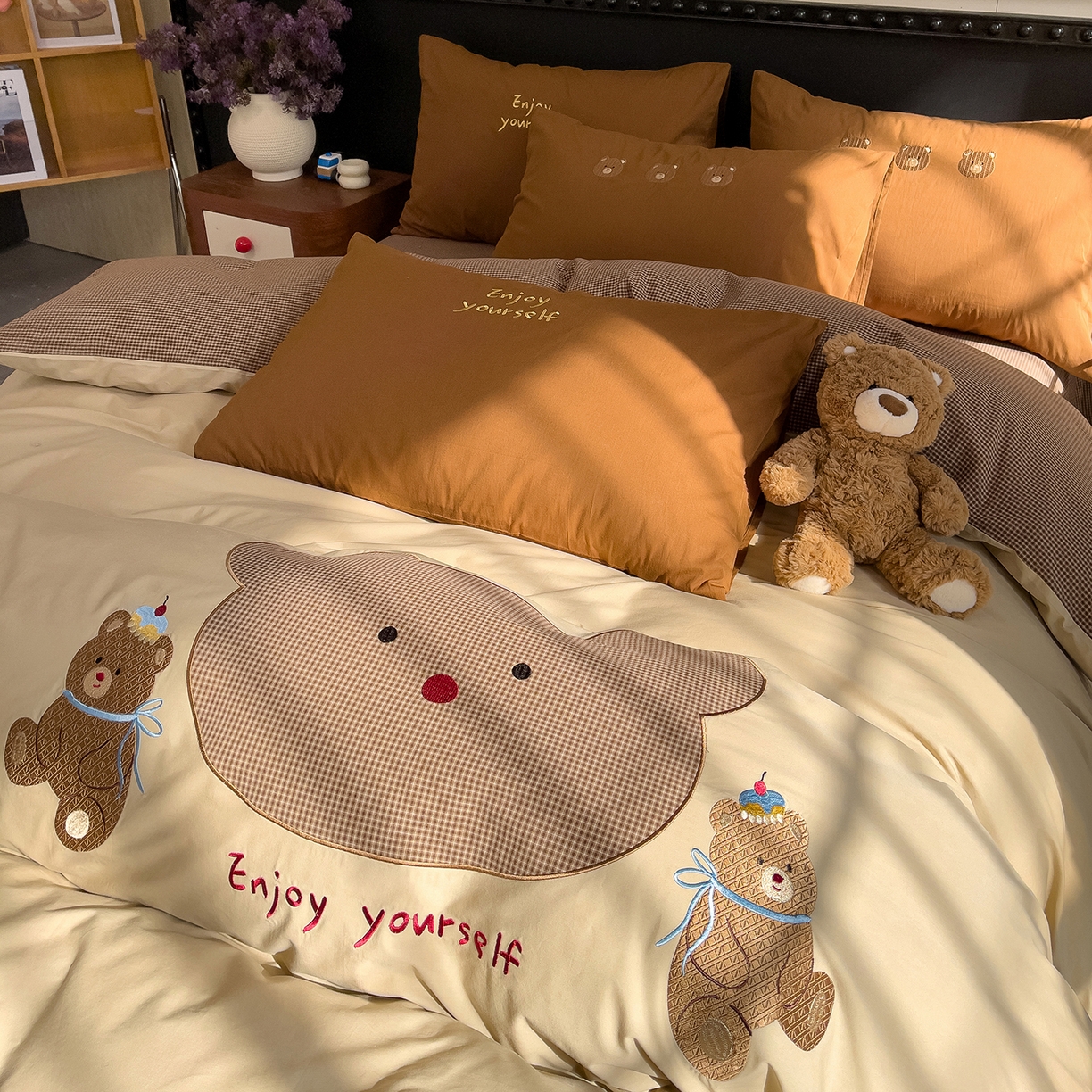 91家纺网 家纺一手货源 找家纺 炫拼家纺 2026春夏新款A类全棉纯棉40支水洗棉卡通贴布绣刺绣纯棉四件套-卡哇系列 卡哇一可可