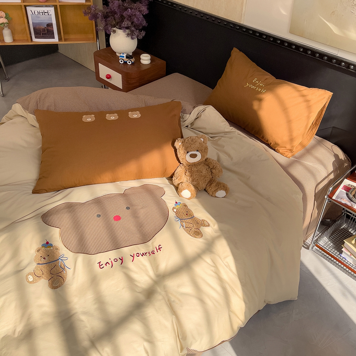 91家纺网 家纺一手货源 找家纺 炫拼家纺 2026春夏新款A类全棉纯棉40支水洗棉卡通贴布绣刺绣纯棉四件套-卡哇系列 卡哇一可可