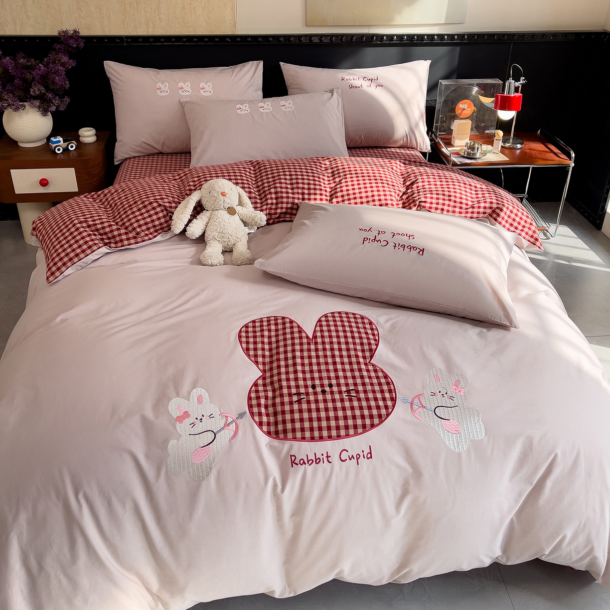 91家纺网 家纺一手货源 找家纺 炫拼家纺 2026春夏新款A类全棉纯棉40支水洗棉卡通贴布绣刺绣纯棉四件套-卡哇系列 卡哇一甜心