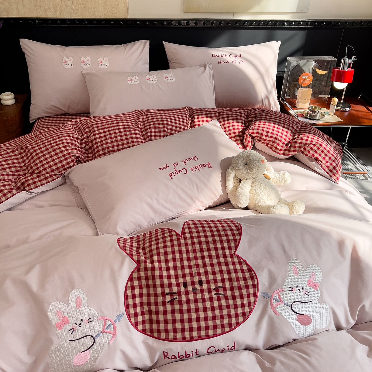 91家纺网 家纺一手货源 找家纺 炫拼家纺 2026春夏新款A类全棉纯棉40支水洗棉卡通贴布绣刺绣纯棉四件套-卡哇系列 卡哇一甜心