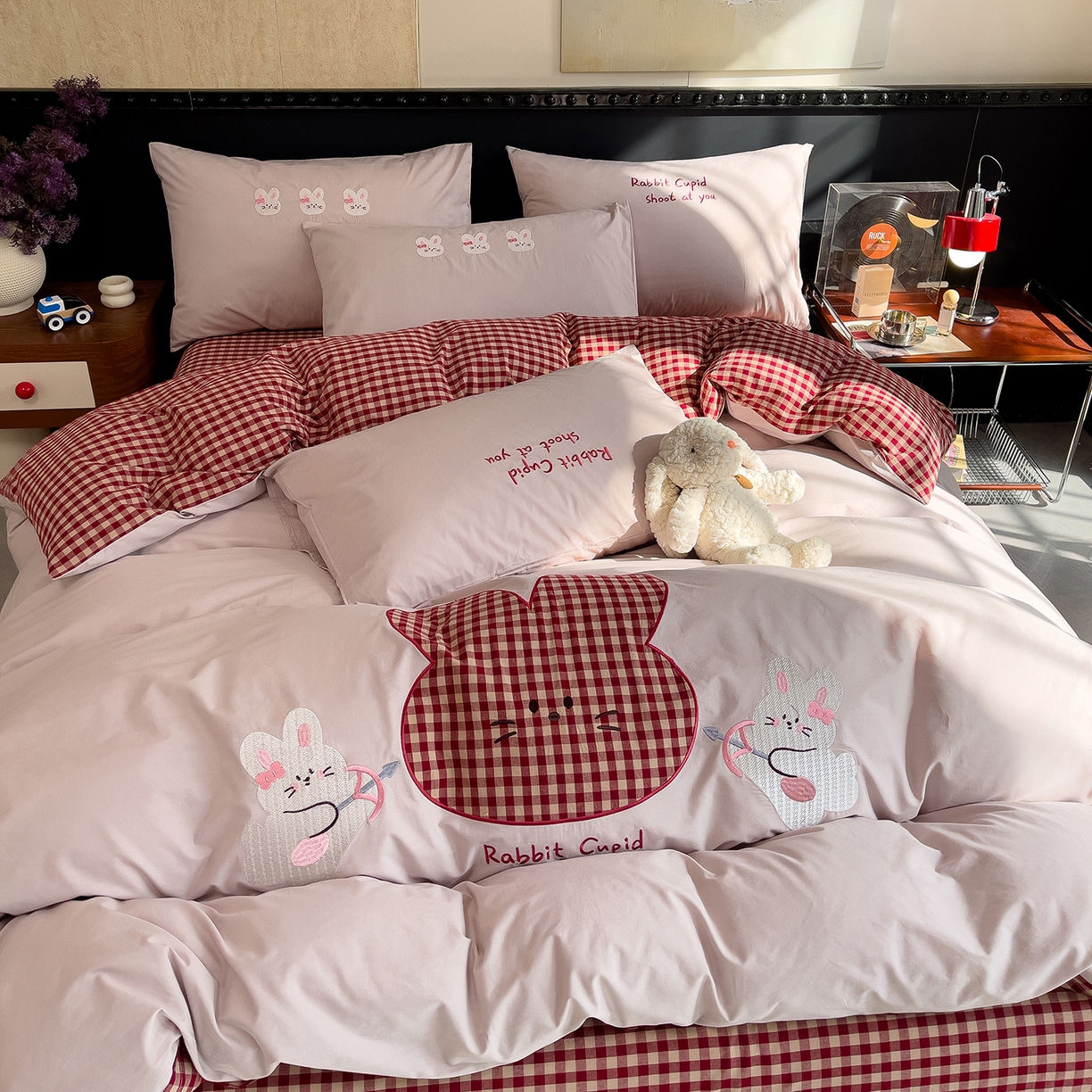 91家纺网 家纺一手货源 找家纺 炫拼家纺 2026春夏新款A类全棉纯棉40支水洗棉卡通贴布绣刺绣纯棉四件套-卡哇系列 卡哇一甜心