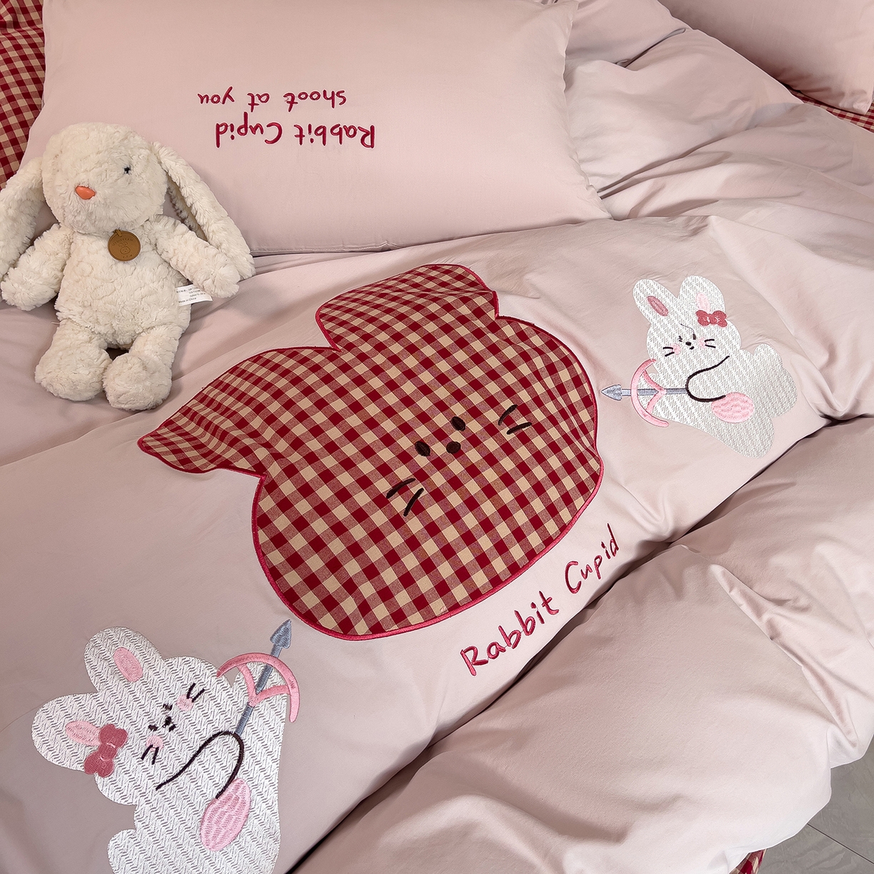 91家纺网 家纺一手货源 找家纺 炫拼家纺 2026春夏新款A类全棉纯棉40支水洗棉卡通贴布绣刺绣纯棉四件套-卡哇系列 卡哇一甜心