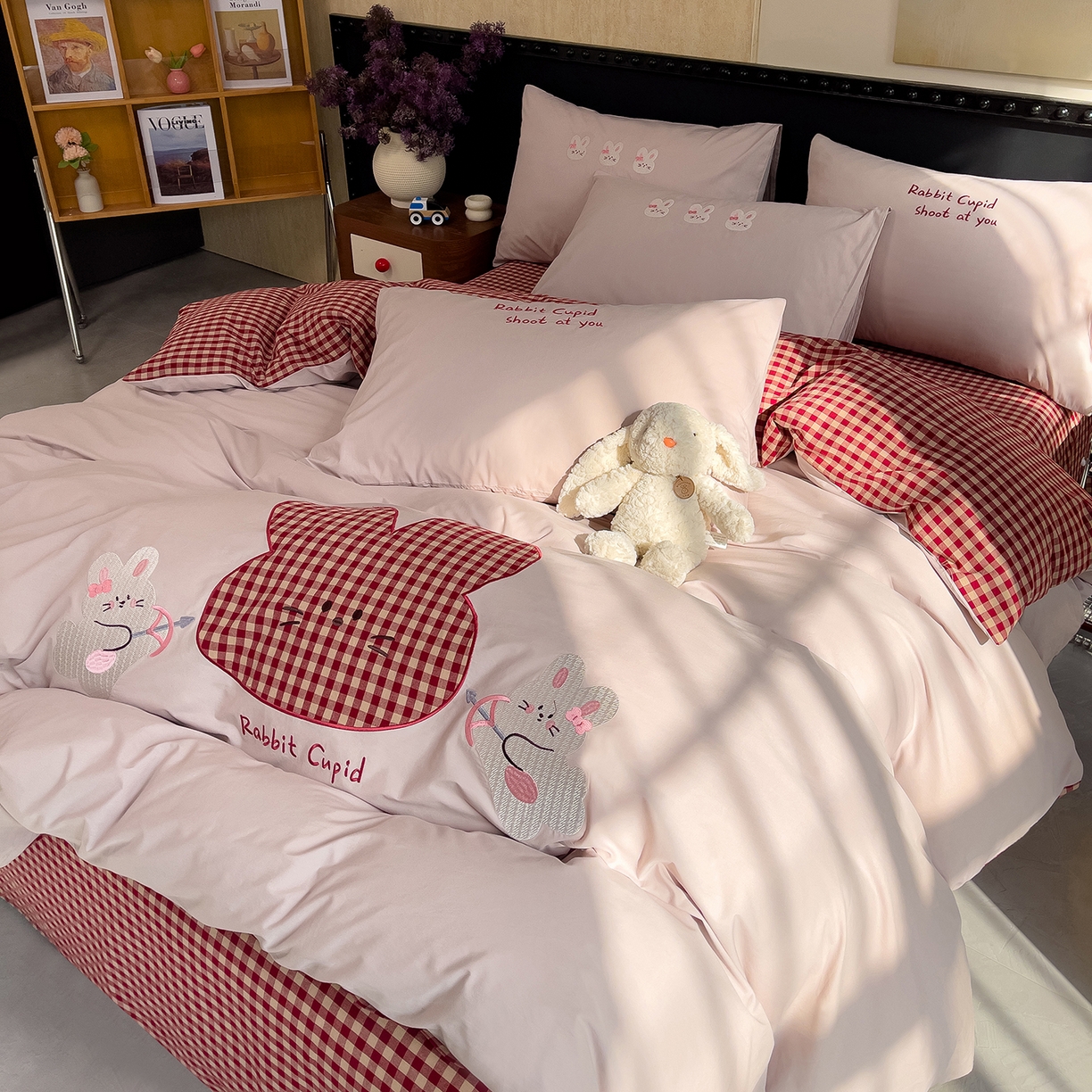 91家纺网 家纺一手货源 找家纺 炫拼家纺 2026春夏新款A类全棉纯棉40支水洗棉卡通贴布绣刺绣纯棉四件套-卡哇系列 卡哇一甜心