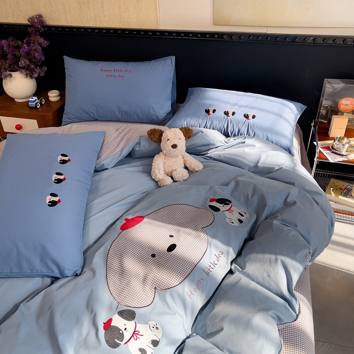 91家纺网 家纺一手货源 找家纺 炫拼家纺 2026春夏新款A类全棉纯棉40支水洗棉卡通贴布绣刺绣纯棉四件套-卡哇系列 卡哇一汪星