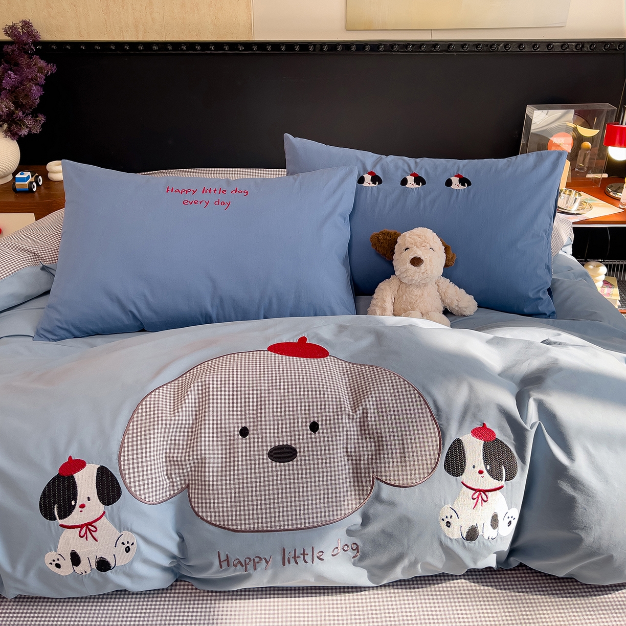 91家纺网 家纺一手货源 找家纺 炫拼家纺 2026春夏新款A类全棉纯棉40支水洗棉卡通贴布绣刺绣纯棉四件套-卡哇系列 卡哇一汪星