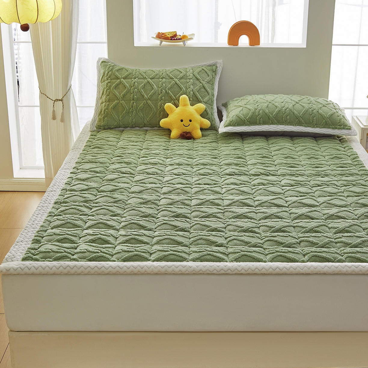 91家纺网 家纺一手货源 找家纺 月茶家纺 2025新款A类塔芙绒保暖夹棉床垫-成人款（全网最低） 橄榄绿