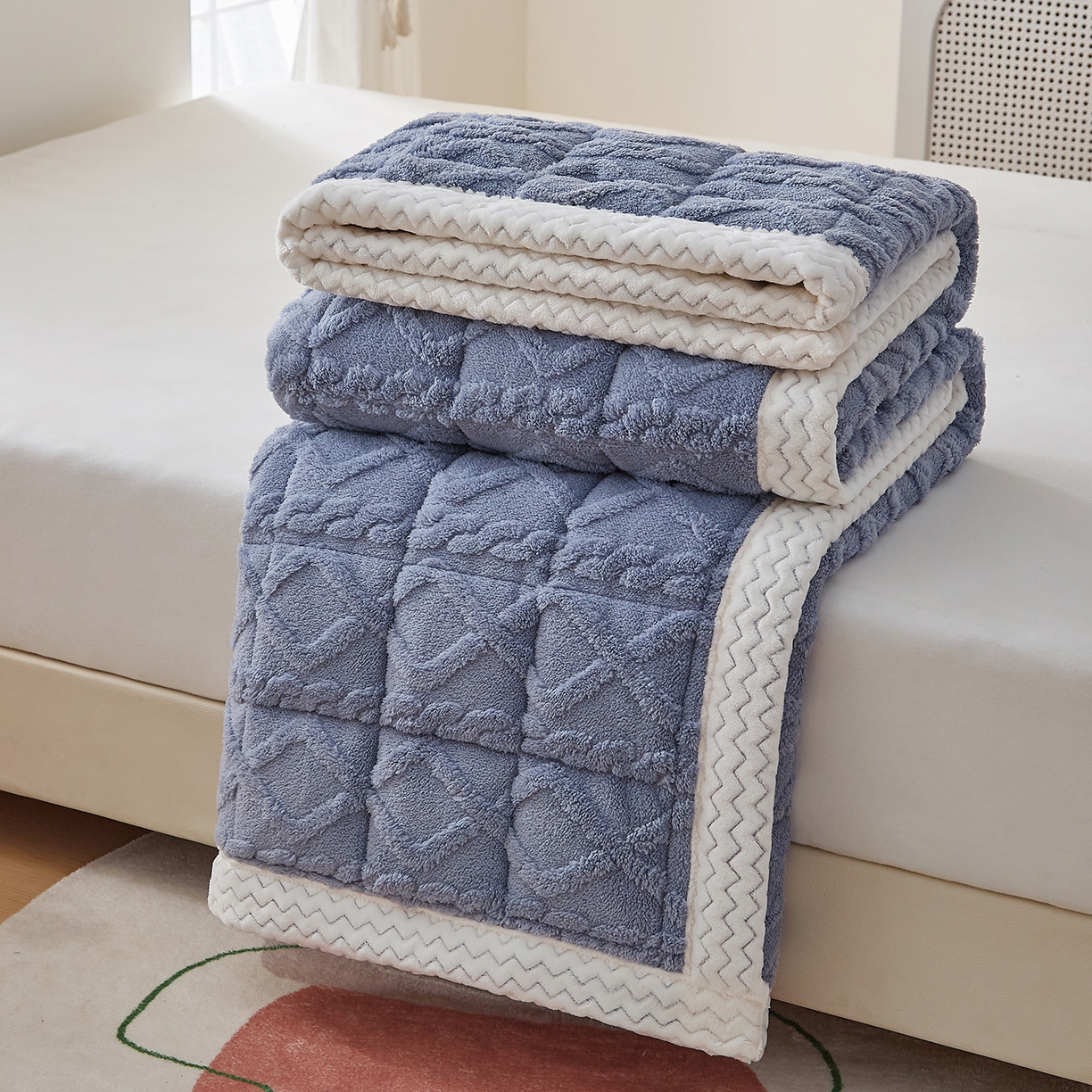 91家纺网 家纺一手货源 找家纺 月茶家纺 2025新款A类塔芙绒保暖夹棉床垫-成人款（全网最低） 格调灰