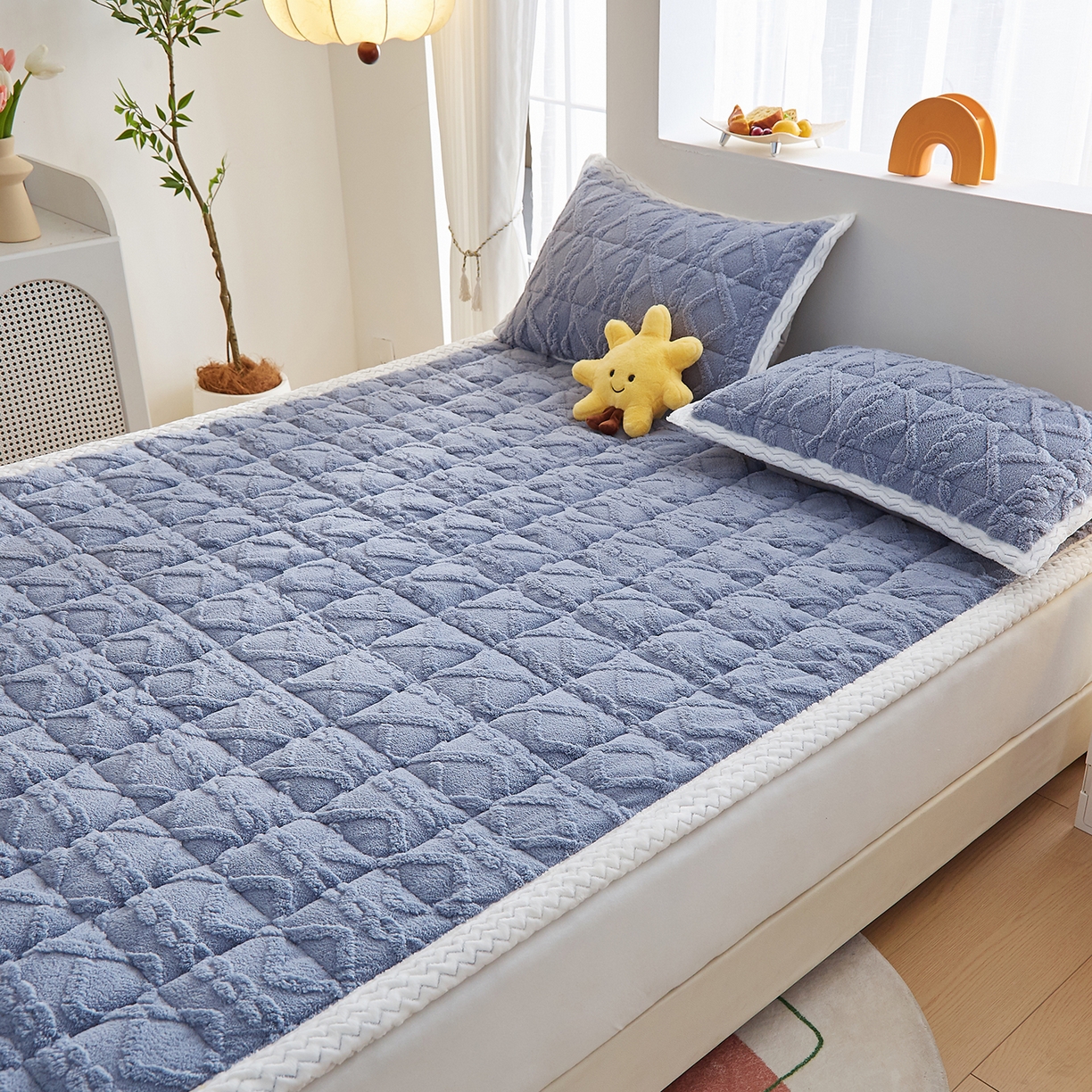 91家纺网 家纺一手货源 找家纺 月茶家纺 2025新款A类塔芙绒保暖夹棉床垫-成人款（全网最低） 格调灰