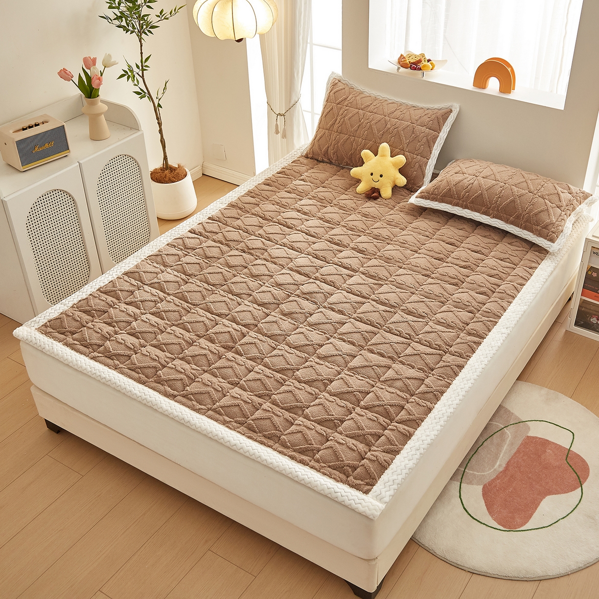 91家纺网 家纺一手货源 找家纺 月茶家纺 2025新款A类塔芙绒保暖夹棉床垫-成人款（全网最低） 焦糖咖