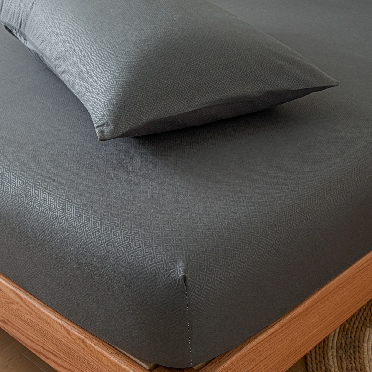 91家纺网 家纺一手货源 找家纺 衿成家纺 2026新款磨毛压光工艺单品床笠-YG系列 YG-深灰