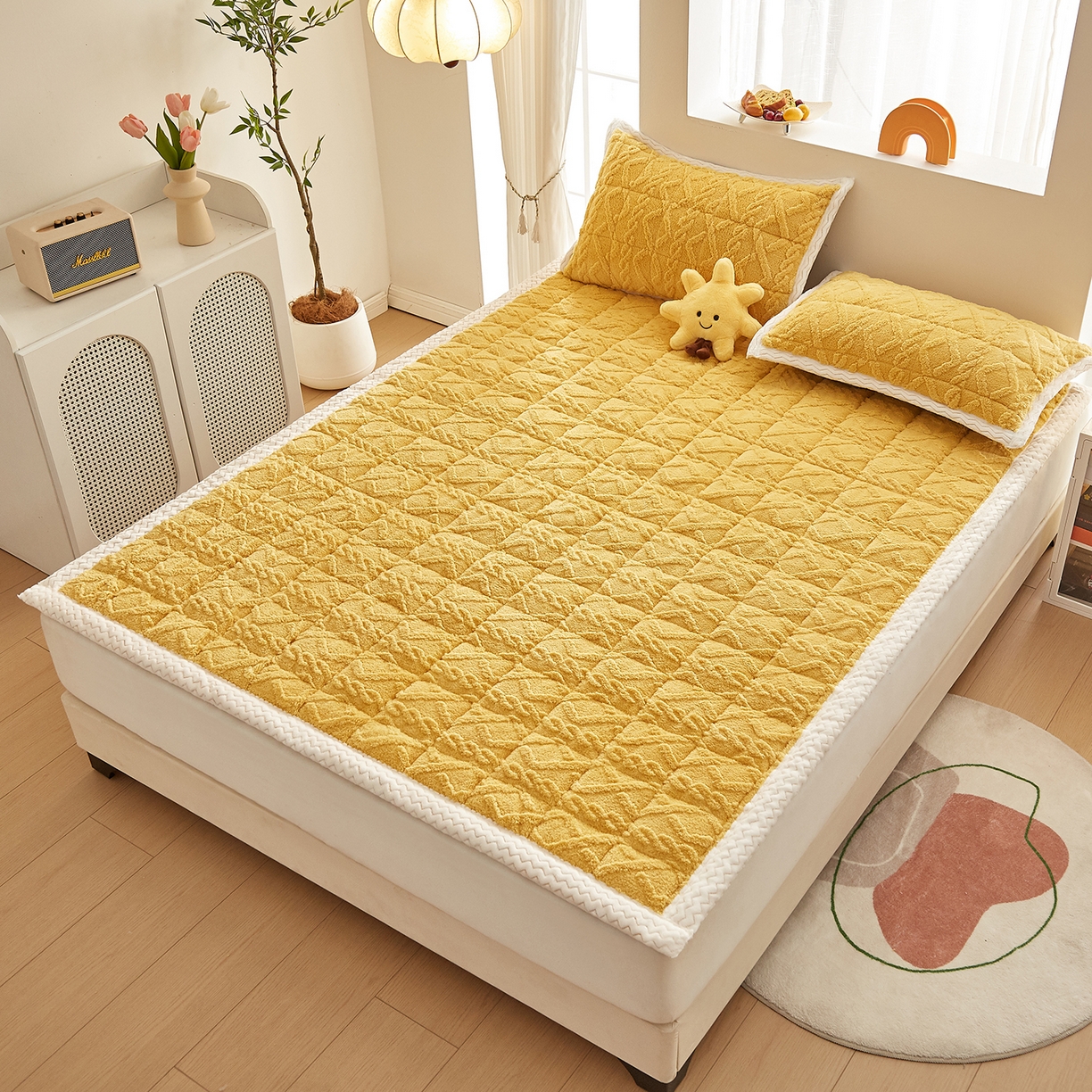 91家纺网 家纺一手货源 找家纺 月茶家纺 2025新款A类塔芙绒保暖夹棉床垫-成人款（全网最低） 柠檬黄