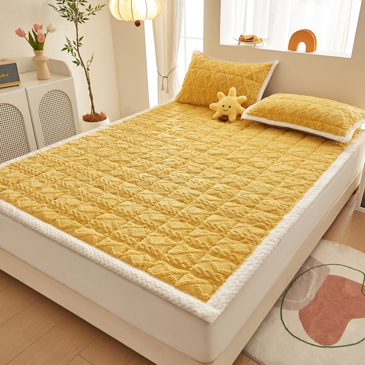 91家纺网 家纺一手货源 找家纺 月茶家纺 2025新款A类塔芙绒保暖夹棉床垫-成人款（全网最低） 柠檬黄