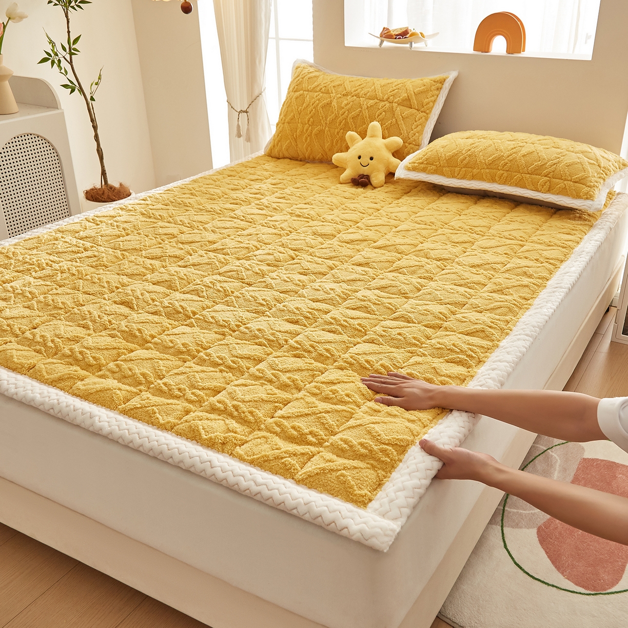 91家纺网 家纺一手货源 找家纺 月茶家纺 2025新款A类塔芙绒保暖夹棉床垫-成人款（全网最低） 柠檬黄