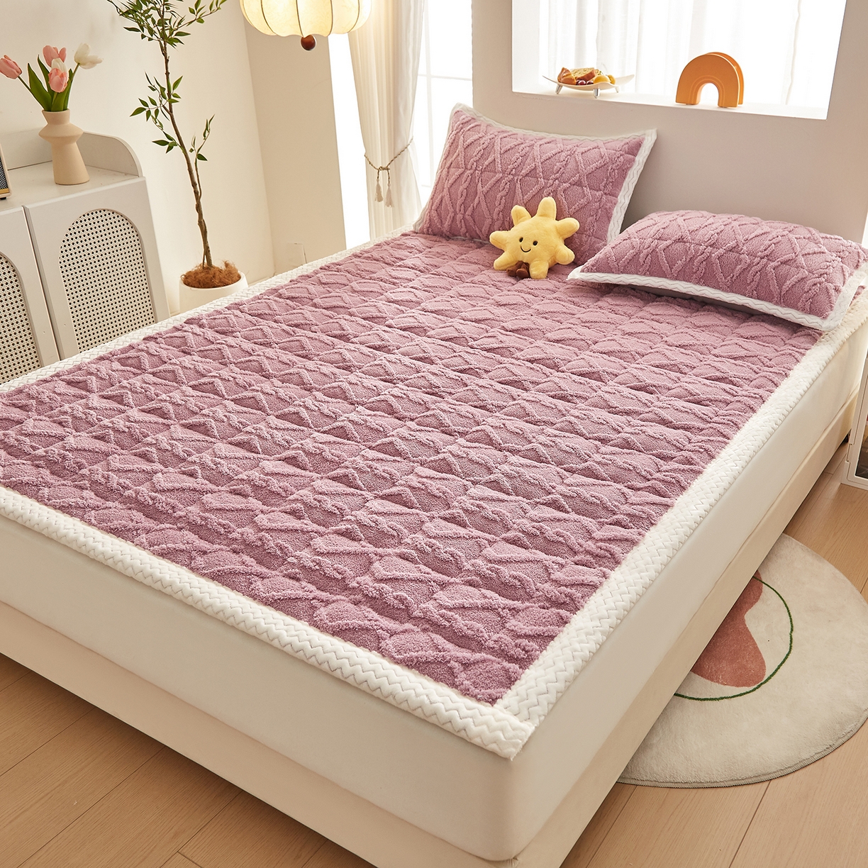 91家纺网 家纺一手货源 找家纺 月茶家纺 2025新款A类塔芙绒保暖夹棉床垫-成人款（全网最低） 优雅紫