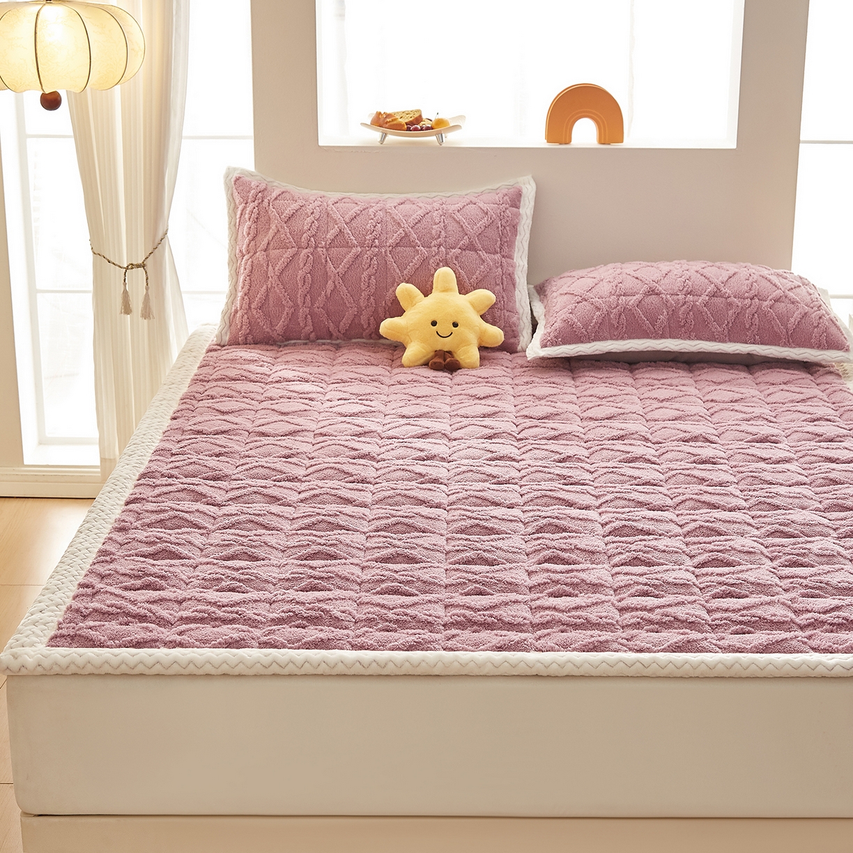 91家纺网 家纺一手货源 找家纺 月茶家纺 2025新款A类塔芙绒保暖夹棉床垫-成人款（全网最低） 优雅紫