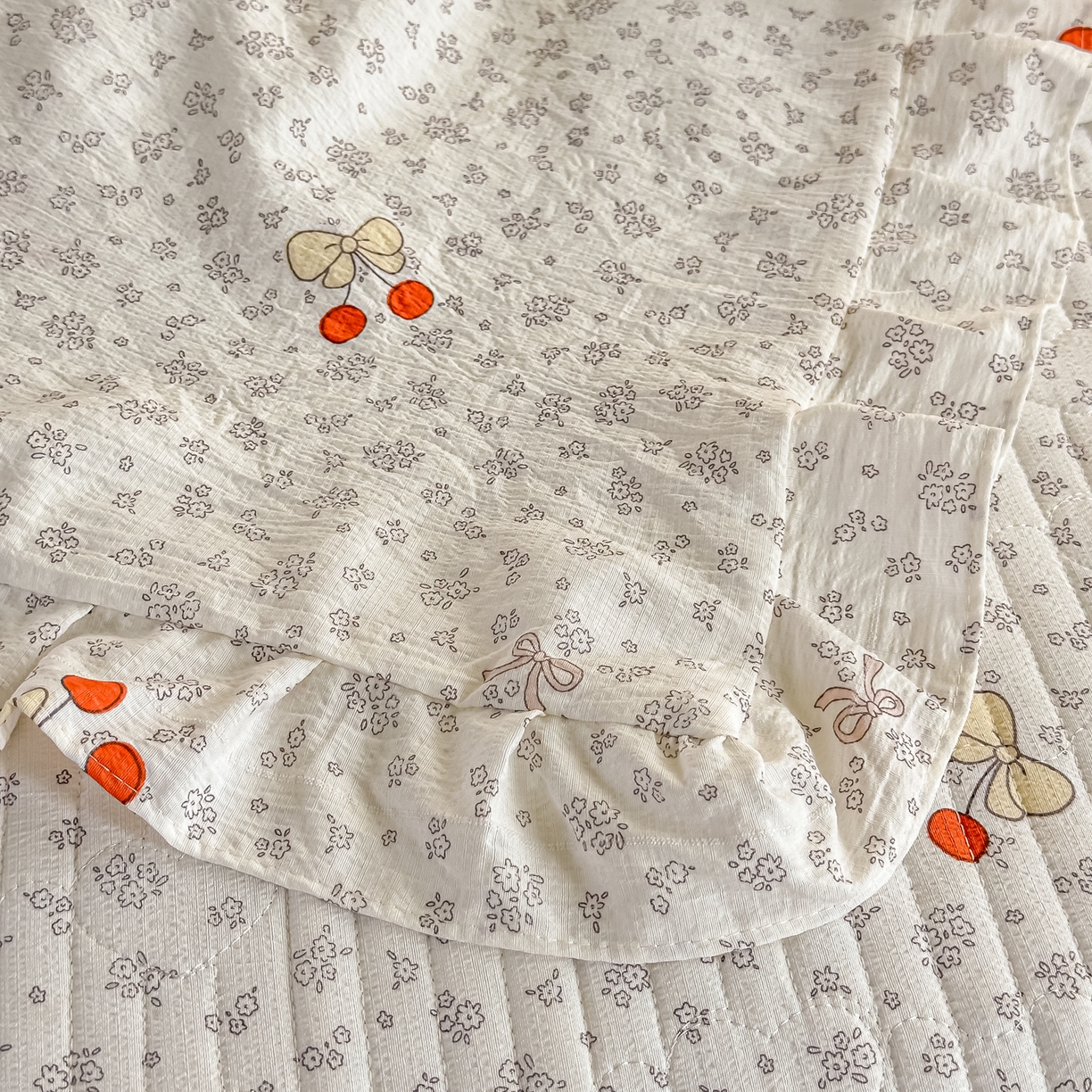 91家纺网 家纺一手货源 找家纺 梓之赫 2026春夏新款A类云感木棉双层纱夹棉床盖四件套 一颗樱桃