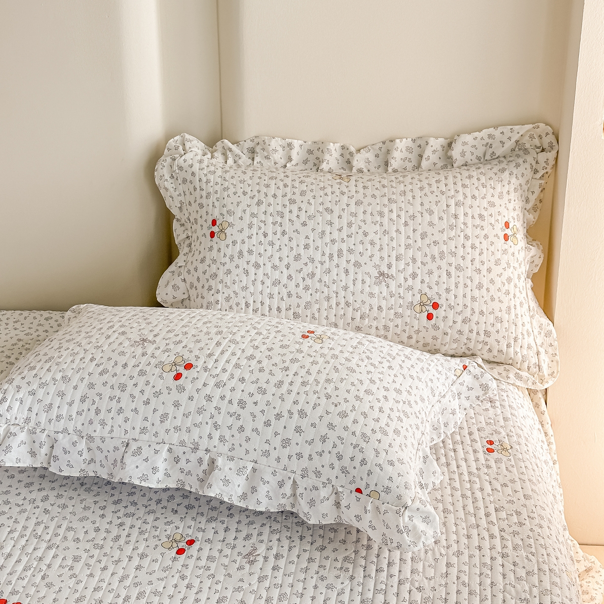 91家纺网 家纺一手货源 找家纺 梓之赫 2026春夏新款A类云感木棉双层纱夹棉床盖四件套 一颗樱桃