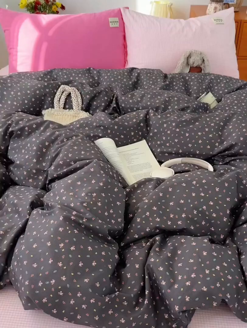 91家纺网 家纺一手货源 找家纺 桃子家居 2026新款A类纯棉水洗棉ins韩系小清新碎花混搭织标工艺色织水洗棉四件套系列 水洗棉-粉雾樱花