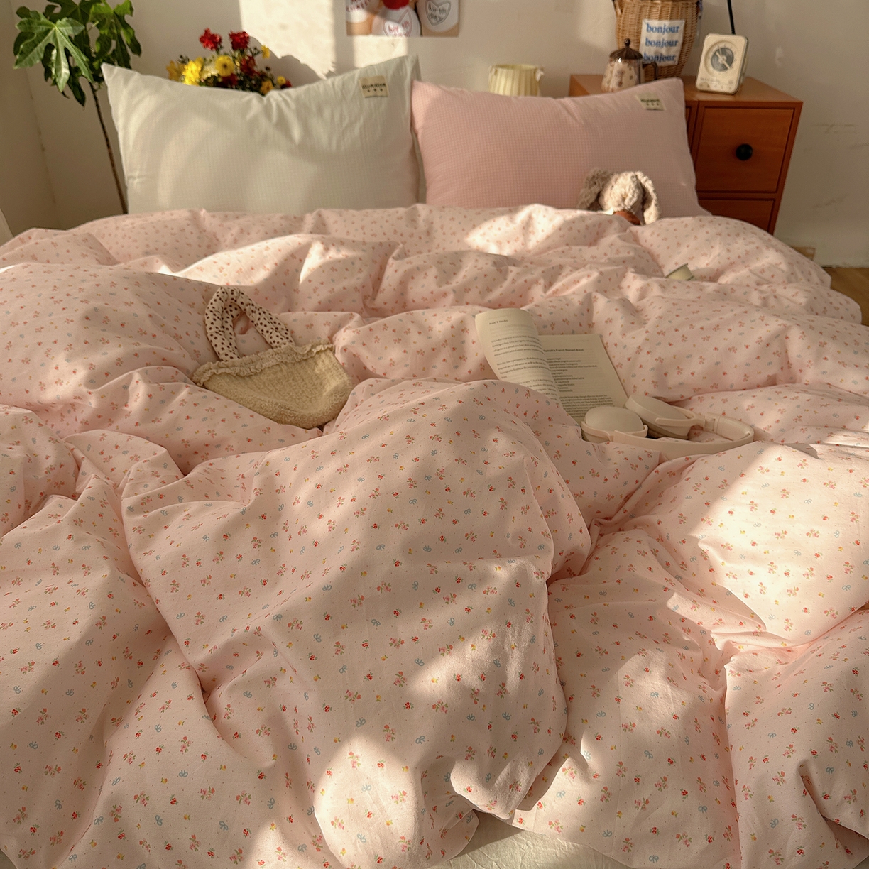 91家纺网 家纺一手货源 找家纺 桃子家居 2026新款A类纯棉水洗棉ins韩系小清新碎花混搭织标工艺色织水洗棉四件套系列 水洗棉-桃雾花甜