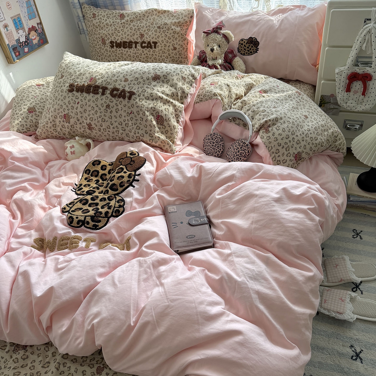 91家纺网 家纺一手货源 找家纺 原素 2026新款新春卡哇伊毛巾绣四件套 豹纹背影猫