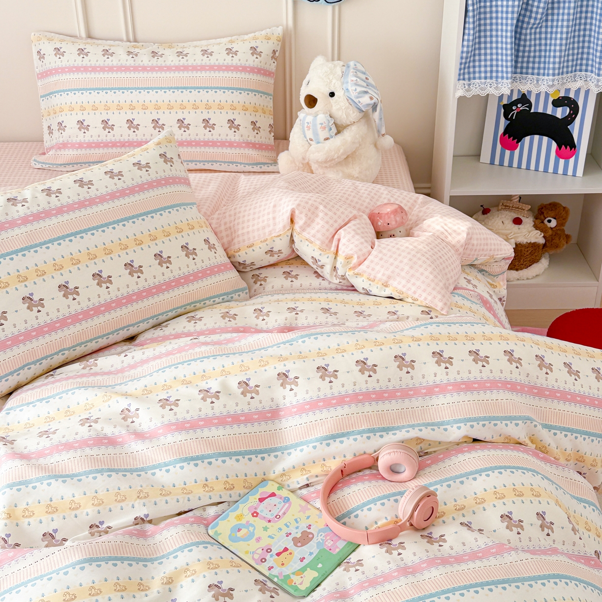 91家纺网 家纺一手货源 找家纺 简宜家居（朝初家纺） 2026新款全棉12868卡通印花四件套大耳朵兔兔系列 彩条马仔