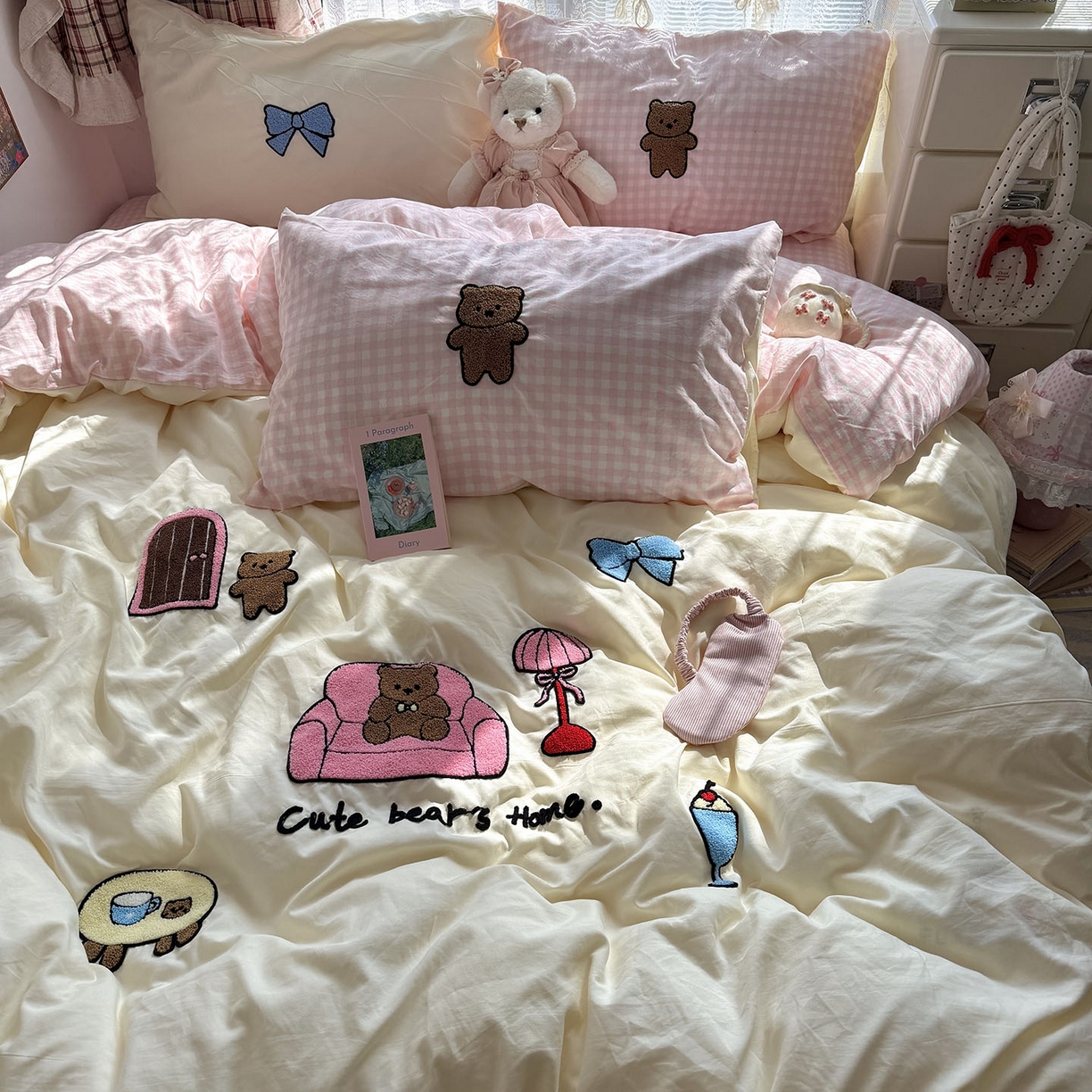 91家纺网 家纺一手货源 找家纺 原素 2026新款新春卡哇伊毛巾绣四件套 沙发抱抱熊