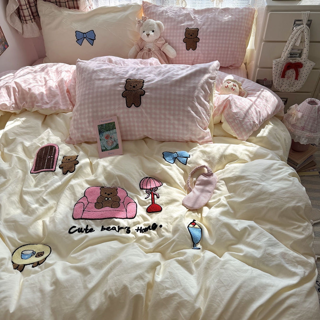 91家纺网 家纺一手货源 找家纺 原素 2026新款新春卡哇伊毛巾绣四件套 沙发抱抱熊