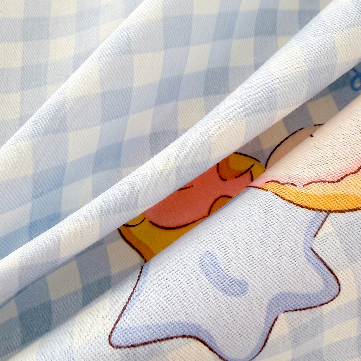 91家纺网 家纺一手货源 找家纺 简宜家居（朝初家纺） 2026新款全棉12868卡通印花四件套大耳朵兔兔系列 蓝格甜崽