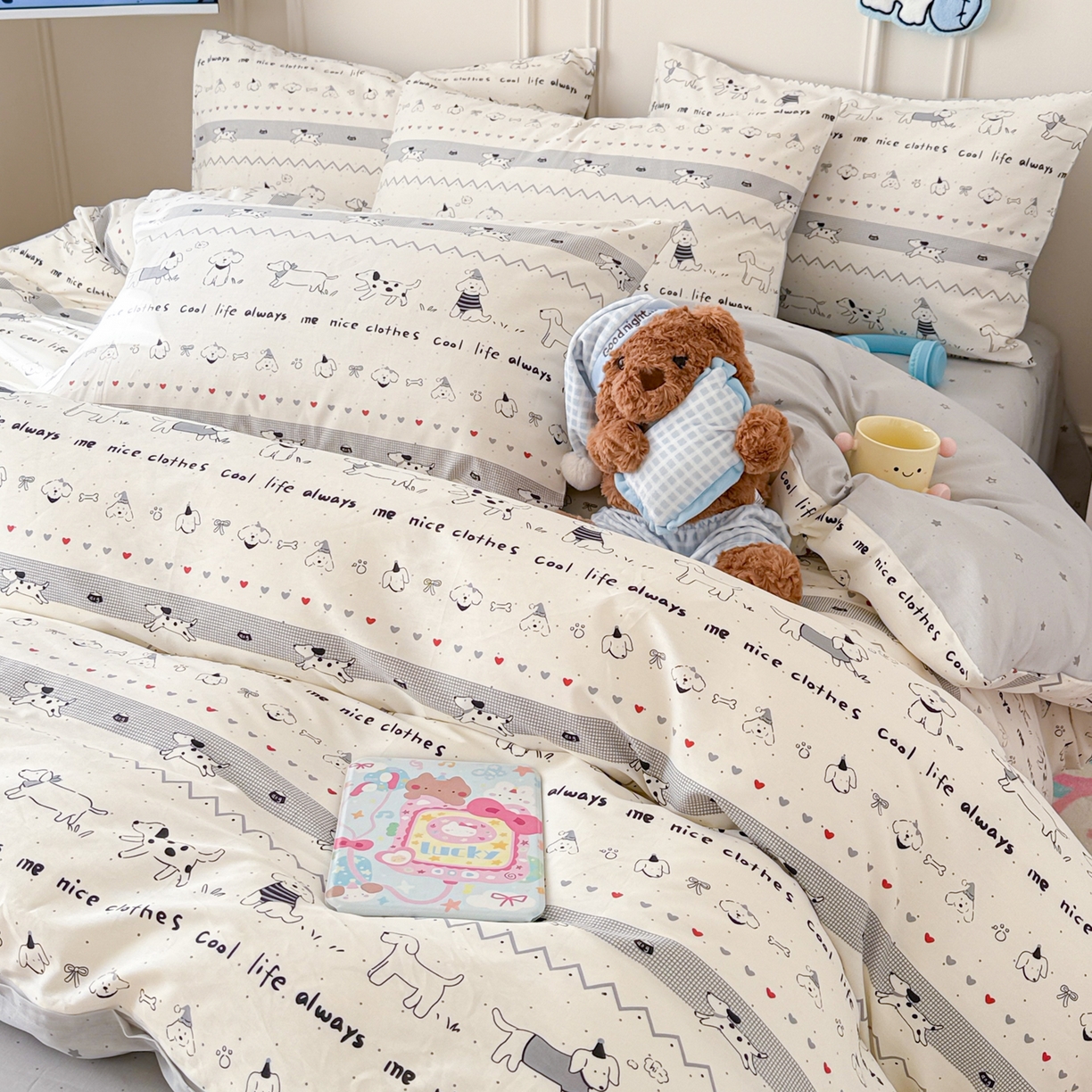 91家纺网 家纺一手货源 找家纺 简宜家居（朝初家纺） 2026新款全棉12868卡通印花四件套大耳朵兔兔系列 手绘汪星人