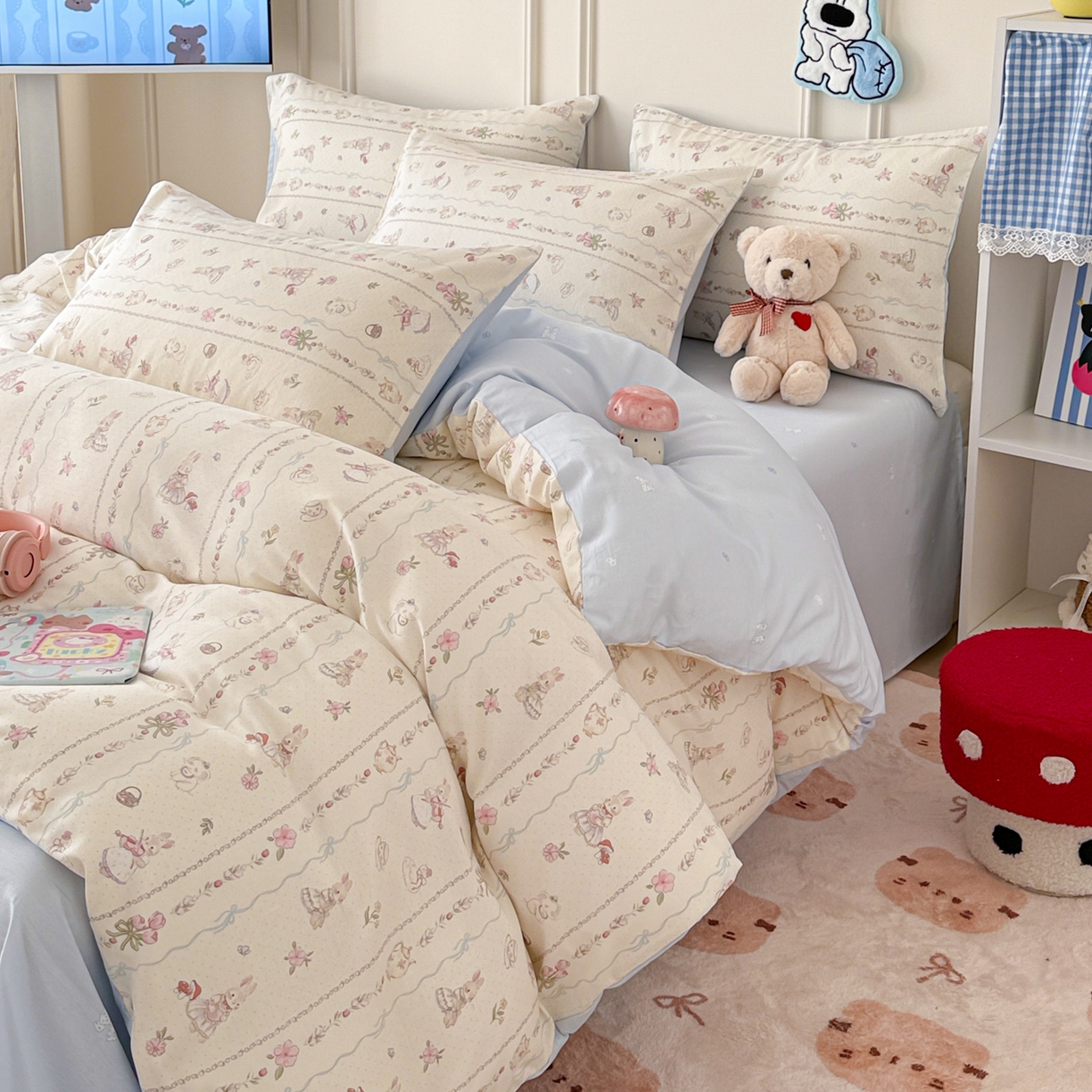 91家纺网 家纺一手货源 找家纺 简宜家居（朝初家纺） 2026新款全棉12868卡通印花四件套大耳朵兔兔系列 兔与花
