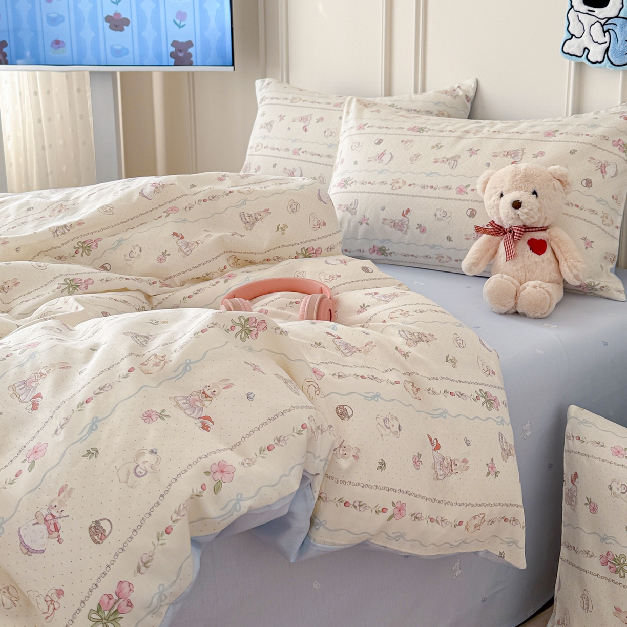91家纺网 家纺一手货源 找家纺 简宜家居（朝初家纺） 2026新款全棉12868卡通印花四件套大耳朵兔兔系列 兔与花