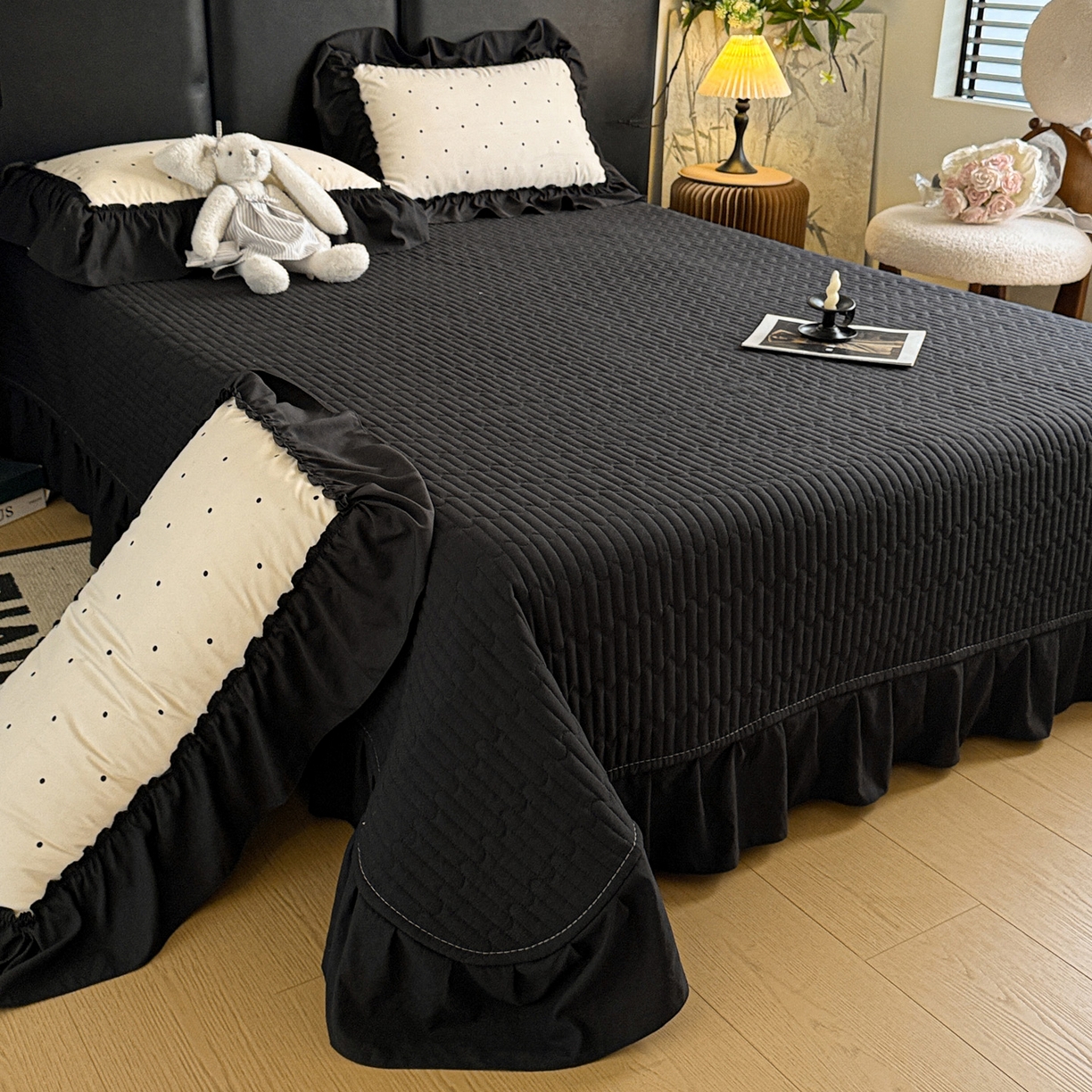 91家纺网 家纺一手货源 找家纺 富米莱（原臻工厂） 2026新款韩系古法韩国水洗棉云棉大布袋法式浪漫大花边床盖夏凉被床盖四件套 点点黑