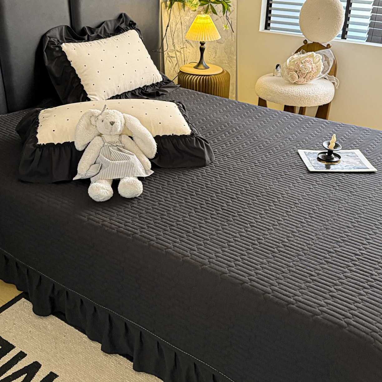 91家纺网 家纺一手货源 找家纺 富米莱（原臻工厂） 2026新款韩系古法韩国水洗棉云棉大布袋法式浪漫大花边床盖夏凉被床盖四件套 点点黑