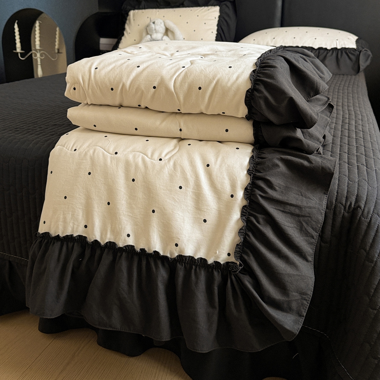 91家纺网 家纺一手货源 找家纺 富米莱（原臻工厂） 2026新款韩系古法韩国水洗棉云棉大布袋法式浪漫大花边床盖夏凉被床盖四件套 点点黑