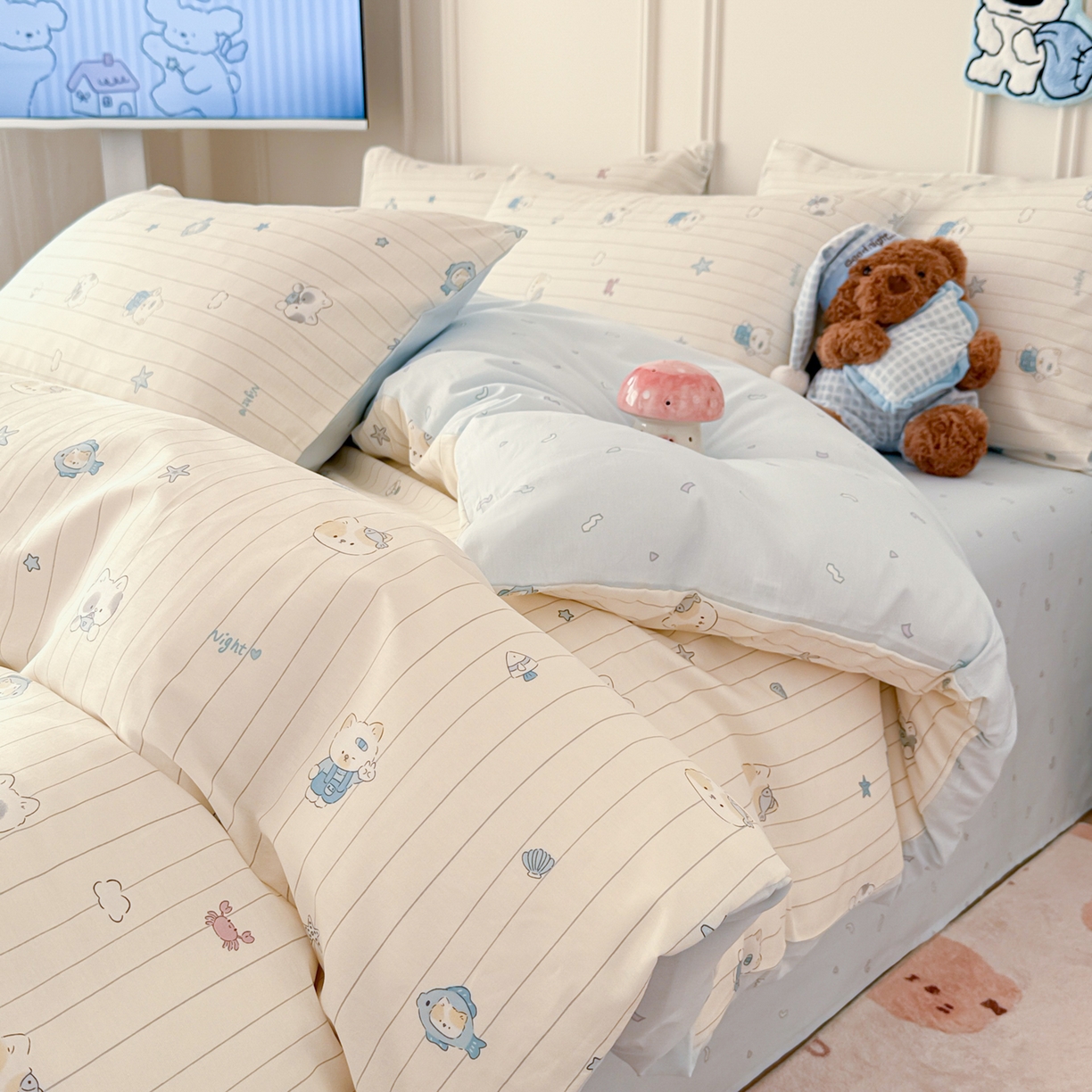 91家纺网 家纺一手货源 找家纺 简宜家居（朝初家纺） 2026新款全棉12868卡通印花四件套大耳朵兔兔系列 线条蓝猫咪