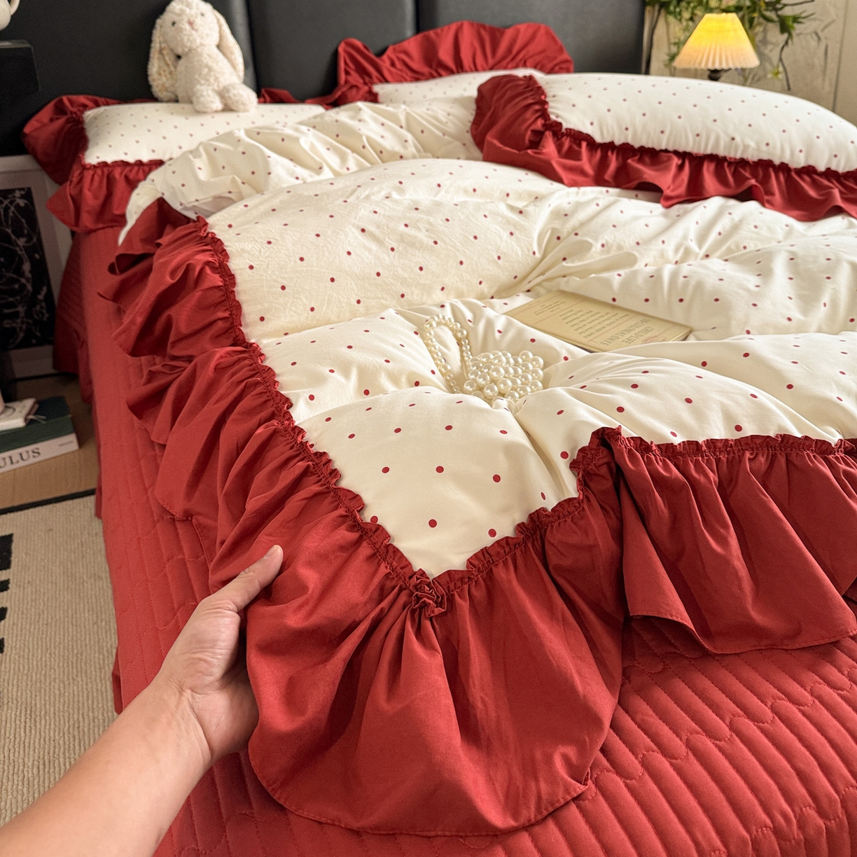 91家纺网 家纺一手货源 找家纺 富米莱（原臻工厂） 2026新款韩系古法韩国水洗棉云棉大布袋法式浪漫大花边床盖夏凉被床盖四件套 点点红