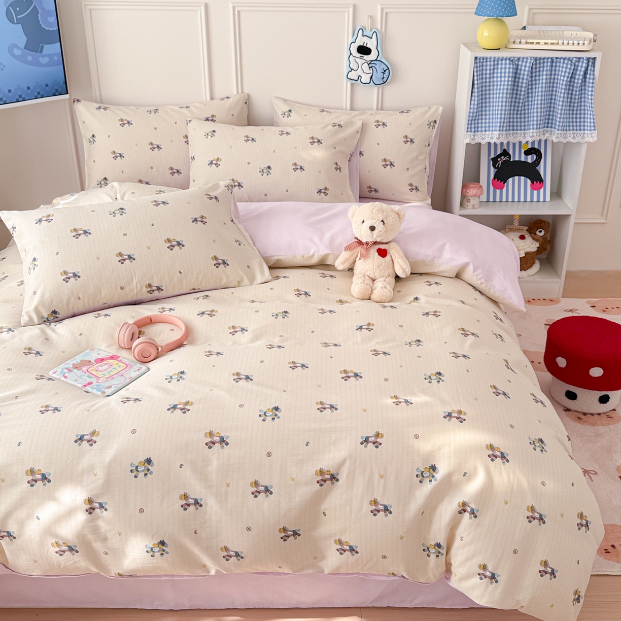 91家纺网 家纺一手货源 找家纺 简宜家居（朝初家纺） 2026新款全棉12868卡通印花四件套大耳朵兔兔系列 线条木马